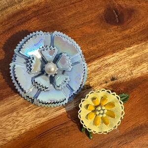Vintage 60s Flower Power Enamel Daisy Pearl Brooch Pin Bundle Costume Jewelry